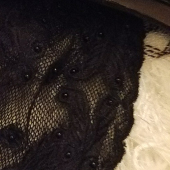 Scraf - Picture 2 of 5